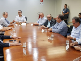 Em visita à ABCZ, Governador de MG diz que quer transferir gabinete para Uberaba, durante ExpoZebu