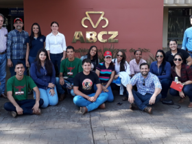 Alunos da UFMT conhecem trabalho de melhoramento da ABCZ
