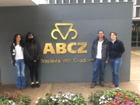 ABCZ recebe visita de estudantes para pesquisa sobre agropecuária