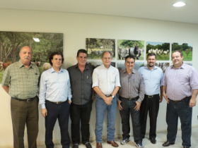 Representantes da Prefeitura e do Sindicato Rural de Patos de Minas visitam ABCZ