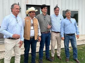 Nos EUA, ABCZ visita criatório premiado da raça Red Brangus