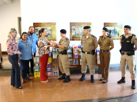 Zebu do Bem recebe donativos da Polícia Militar
