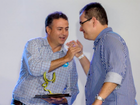 Presidente da ABCZ recebe homenagem da ACGB