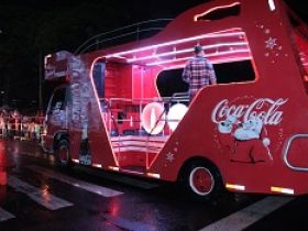 Milhares de pessoas acompanham inauguração do Natal no Parque 2016