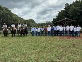 Equipes Técnica e de Fomento da ABCZ realizam treinamento na Central Leilões