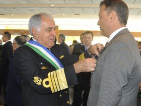 Presidente da ABCZ recebe Ordem do Mérito da Defesa 2016